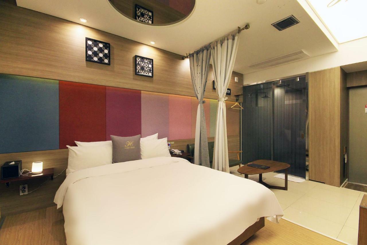 H Drive Hotel Iksan Esterno foto