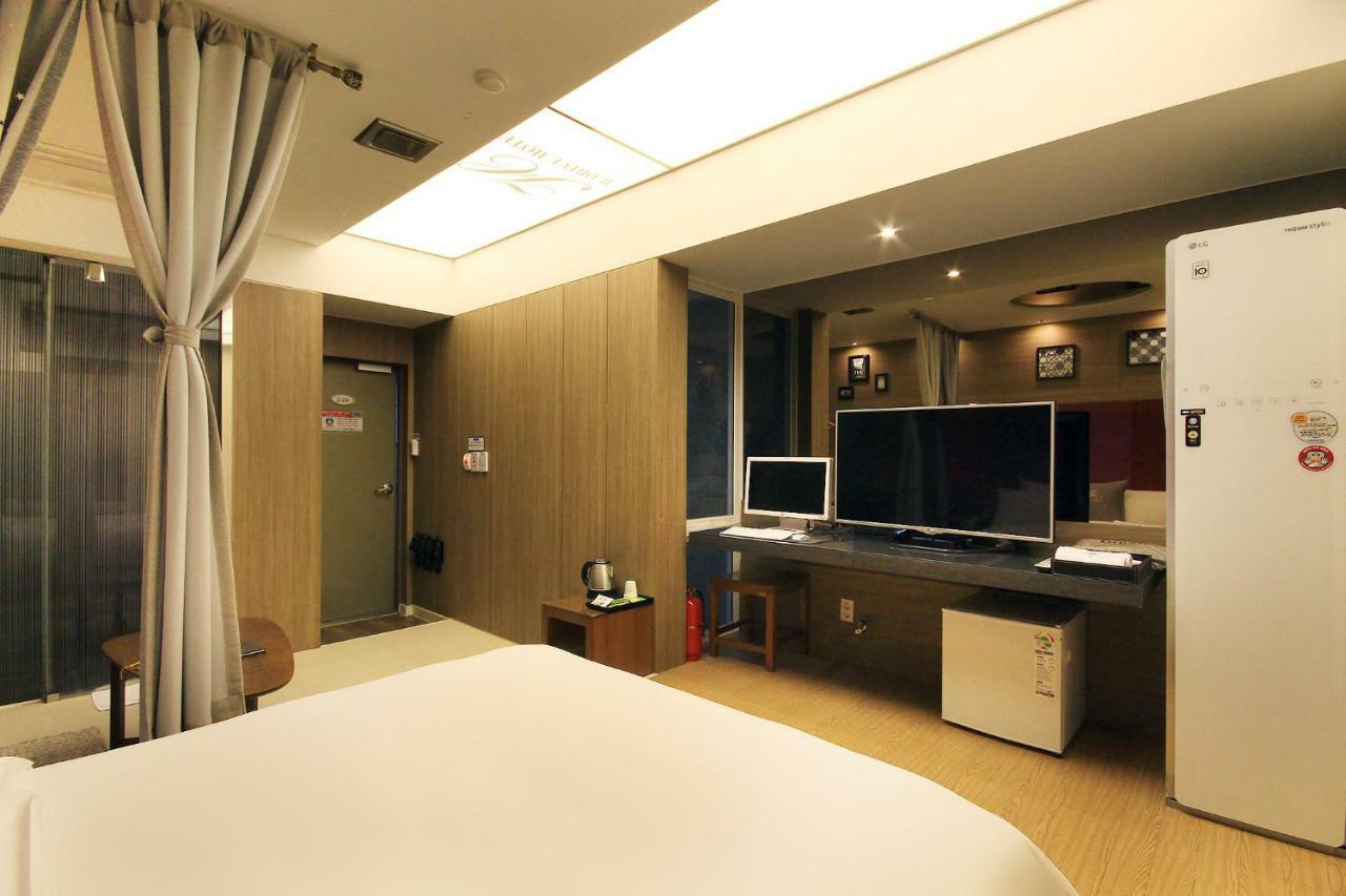 H Drive Hotel Iksan Esterno foto
