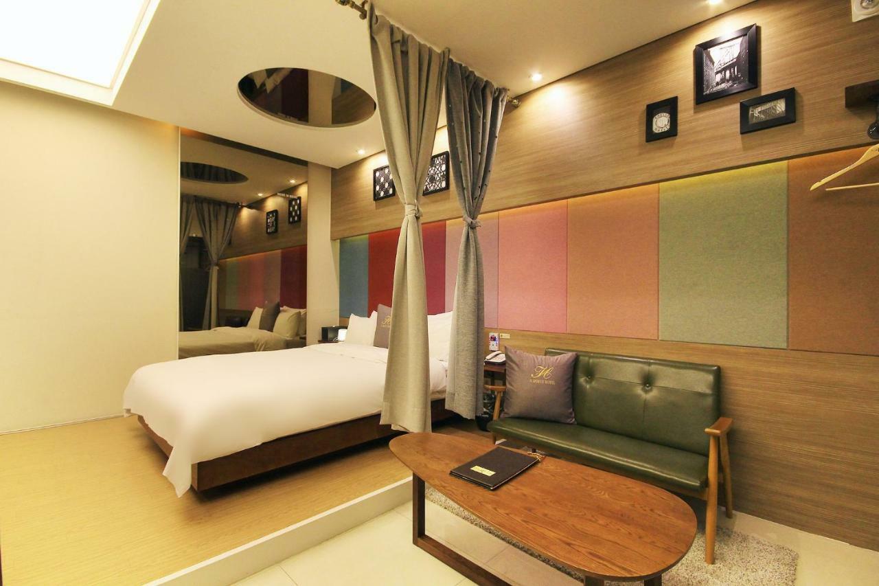 H Drive Hotel Iksan Esterno foto