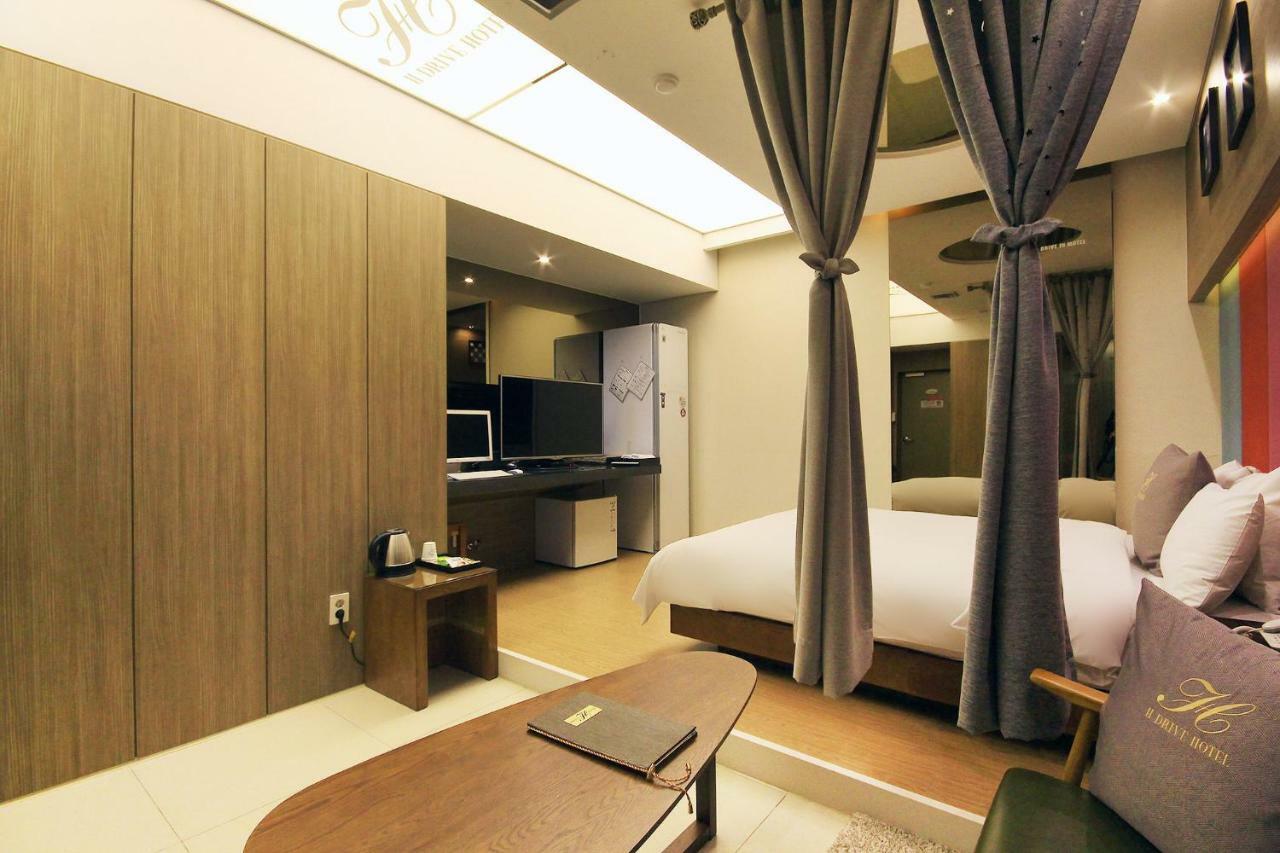 H Drive Hotel Iksan Esterno foto