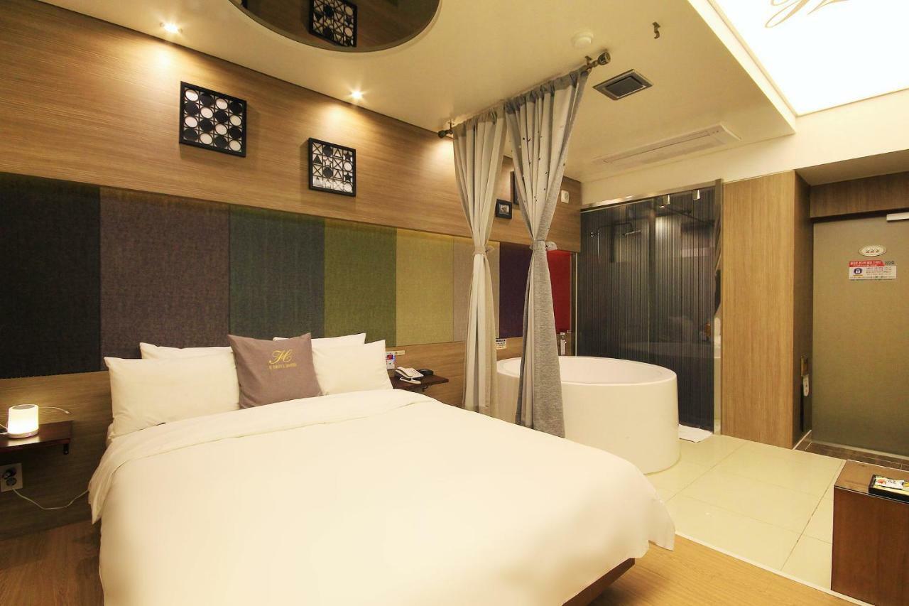 H Drive Hotel Iksan Esterno foto