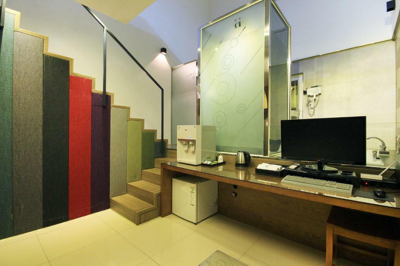 H Drive Hotel Iksan Esterno foto