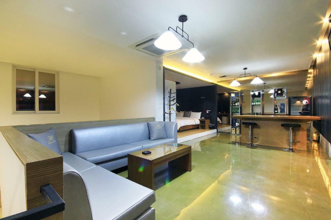 H Drive Hotel Iksan Esterno foto
