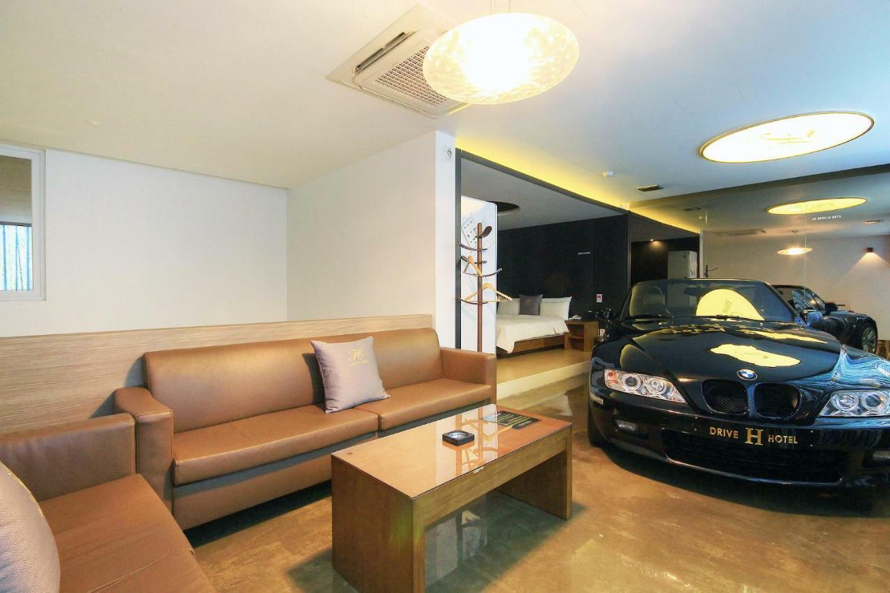 H Drive Hotel Iksan Esterno foto
